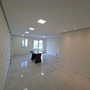Apartamento com 75m², 2 dormitórios, 1 vaga, no bairro São Leopoldo em Caxias do Sul para Alugar