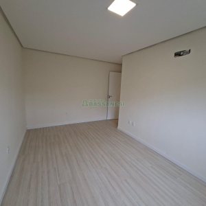Apartamento com 75m², 2 dormitórios, 1 vaga, no bairro São Leopoldo em Caxias do Sul para Alugar