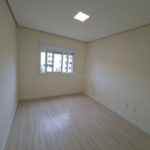 Apartamento com 75m², 2 dormitórios, 1 vaga, no bairro São Leopoldo em Caxias do Sul para Alugar