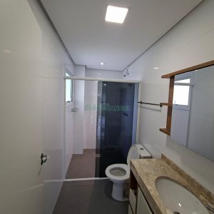 Apartamento com 75m², 2 dormitórios, 1 vaga, no bairro São Leopoldo em Caxias do Sul para Alugar