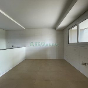 Apartamento com 110m², 2 dormitórios, 1 vaga, no bairro São Leopoldo em Caxias do Sul para Alugar