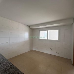 Apartamento com 110m², 2 dormitórios, 1 vaga, no bairro São Leopoldo em Caxias do Sul para Alugar