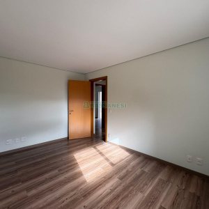 Apartamento com 110m², 2 dormitórios, 1 vaga, no bairro São Leopoldo em Caxias do Sul para Alugar