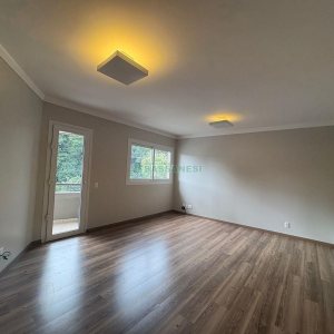 Apartamento com 110m², 2 dormitórios, 1 vaga, no bairro São Leopoldo em Caxias do Sul para Alugar