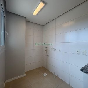 Apartamento com 110m², 2 dormitórios, 1 vaga, no bairro São Leopoldo em Caxias do Sul para Alugar