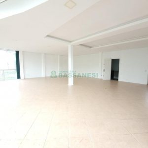 Loja com 220m², no bairro Charqueadas em Caxias do Sul para Alugar