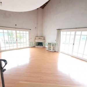 Casa com 200m², 5 dormitórios, 2 vagas, no bairro Charqueadas em Caxias do Sul para Alugar