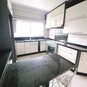Casa com 200m², 5 dormitórios, 2 vagas, no bairro Charqueadas em Caxias do Sul para Alugar