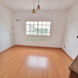 Casa com 200m², 5 dormitórios, 2 vagas, no bairro Charqueadas em Caxias do Sul para Alugar