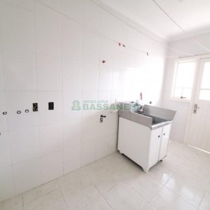 Casa com 200m², 5 dormitórios, 2 vagas, no bairro Charqueadas em Caxias do Sul para Alugar