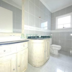 Casa com 200m², 5 dormitórios, 2 vagas, no bairro Charqueadas em Caxias do Sul para Alugar