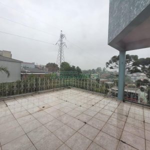 Casa com 200m², 5 dormitórios, 2 vagas, no bairro Charqueadas em Caxias do Sul para Alugar