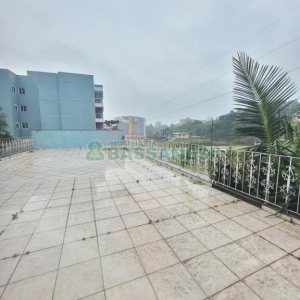 Casa com 200m², 5 dormitórios, 2 vagas, no bairro Charqueadas em Caxias do Sul para Alugar