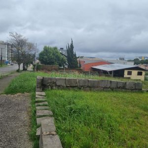 Terreno com 360m², no bairro Charqueadas em Caxias do Sul para Comprar