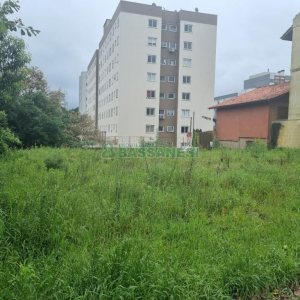Terreno com 360m², no bairro Charqueadas em Caxias do Sul para Comprar