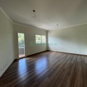 Apartamento com 105m², 3 dormitórios, 2 vagas, no bairro São Leopoldo em Caxias do Sul para Comprar