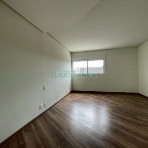 Apartamento com 105m², 3 dormitórios, 2 vagas, no bairro São Leopoldo em Caxias do Sul para Comprar
