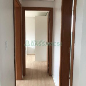 Apartamento com 48m², 2 dormitórios, 1 vaga, no bairro Cruzeiro em Caxias do Sul para Alugar