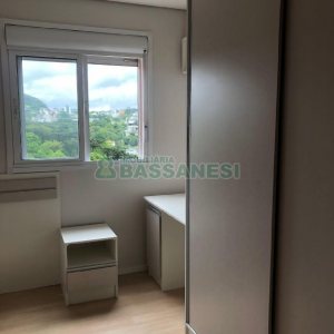 Apartamento com 48m², 2 dormitórios, 1 vaga, no bairro Cruzeiro em Caxias do Sul para Alugar