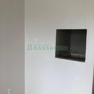 Apartamento com 48m², 2 dormitórios, 1 vaga, no bairro Cruzeiro em Caxias do Sul para Alugar