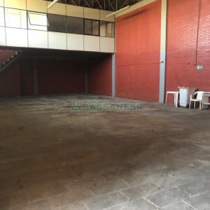 Pavilhão com 366m², no bairro Santa Catarina em Caxias do Sul para Alugar