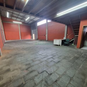Pavilhão com 366m², no bairro Santa Catarina em Caxias do Sul para Alugar