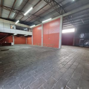 Pavilhão com 366m², no bairro Santa Catarina em Caxias do Sul para Alugar