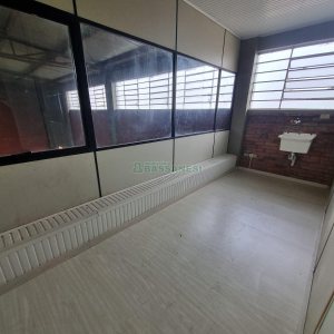 Pavilhão com 366m², no bairro Santa Catarina em Caxias do Sul para Alugar
