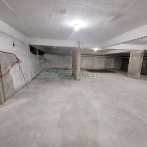 Loja com 315m², no bairro Kayser em Caxias do Sul para Alugar ou Comprar