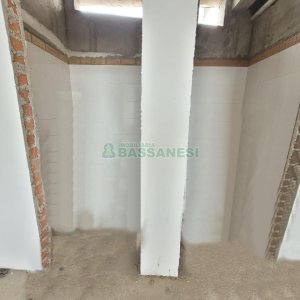 Loja com 315m², no bairro Kayser em Caxias do Sul para Alugar ou Comprar