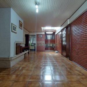 Casa com 250m², 3 dormitórios, 1 vaga, no bairro Esplanada em Caxias do Sul para Alugar