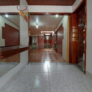 Casa com 250m², 3 dormitórios, 1 vaga, no bairro Esplanada em Caxias do Sul para Alugar