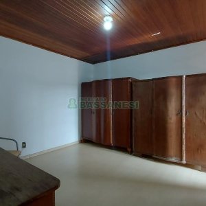 Casa com 250m², 3 dormitórios, 1 vaga, no bairro Esplanada em Caxias do Sul para Alugar