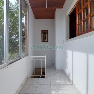 Casa com 250m², 3 dormitórios, 1 vaga, no bairro Esplanada em Caxias do Sul para Alugar