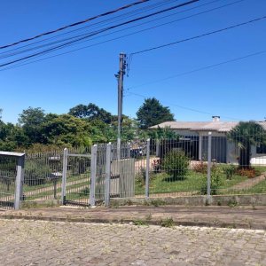 Casa, no bairro Santa Fé em Caxias do Sul para Comprar