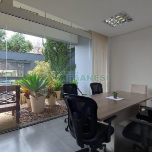 Predio com 600m², no bairro Cinqüentenário em Caxias do Sul para Alugar