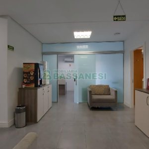 Predio com 600m², no bairro Cinqüentenário em Caxias do Sul para Alugar