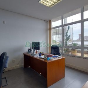 Predio com 600m², no bairro Cinqüentenário em Caxias do Sul para Alugar