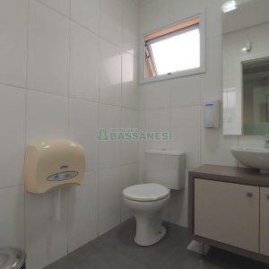 Predio com 600m², no bairro Cinqüentenário em Caxias do Sul para Alugar