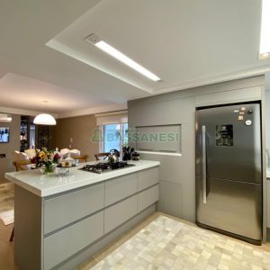 Apto Mobiliado com 439m², 3 dormitórios, 3 vagas, no bairro Madureira em Caxias do Sul para Comprar