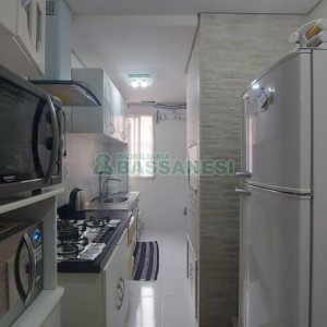 Apartamento com 62m², 2 dormitórios, 2 vagas, no bairro Colina Sorriso em Caxias do Sul para Comprar