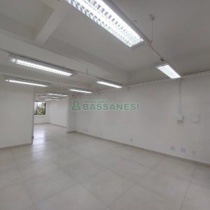 Loja com 100m², no bairro Forqueta em Caxias do Sul para Alugar