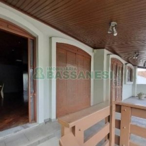 Casa com 150m², 4 dormitórios, no bairro Santa Catarina em Caxias do Sul para Alugar