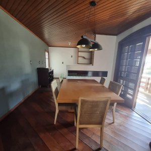 Casa com 150m², 4 dormitórios, no bairro Santa Catarina em Caxias do Sul para Alugar