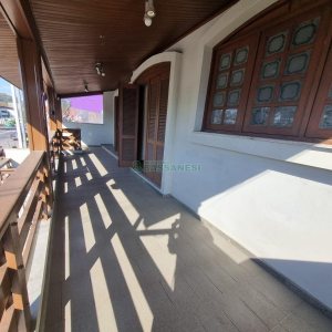 Casa com 150m², 4 dormitórios, no bairro Santa Catarina em Caxias do Sul para Alugar