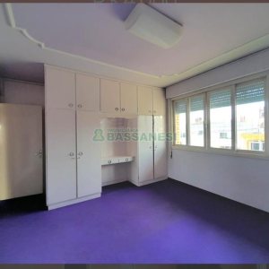 Casa com 250m², 3 dormitórios, 3 vagas, no bairro Cinqüentenário em Caxias do Sul para Comprar