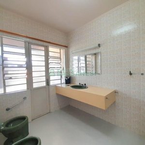Casa com 250m², 3 dormitórios, 3 vagas, no bairro Cinqüentenário em Caxias do Sul para Comprar