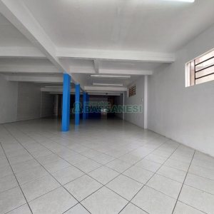 Loja com 245m², no bairro Charqueadas em Caxias do Sul para Alugar
