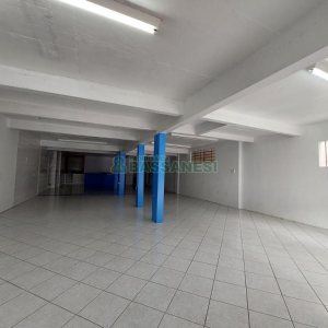 Loja com 245m², no bairro Charqueadas em Caxias do Sul para Alugar