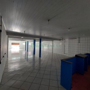 Loja com 245m², no bairro Charqueadas em Caxias do Sul para Alugar